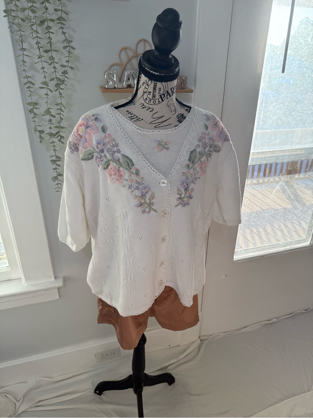 Koret White Knit Button-Front Top with Pastel Floral Embroidery